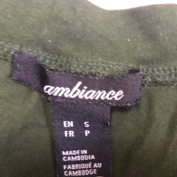 Green long sleeve shirt - Picture 2 of 3